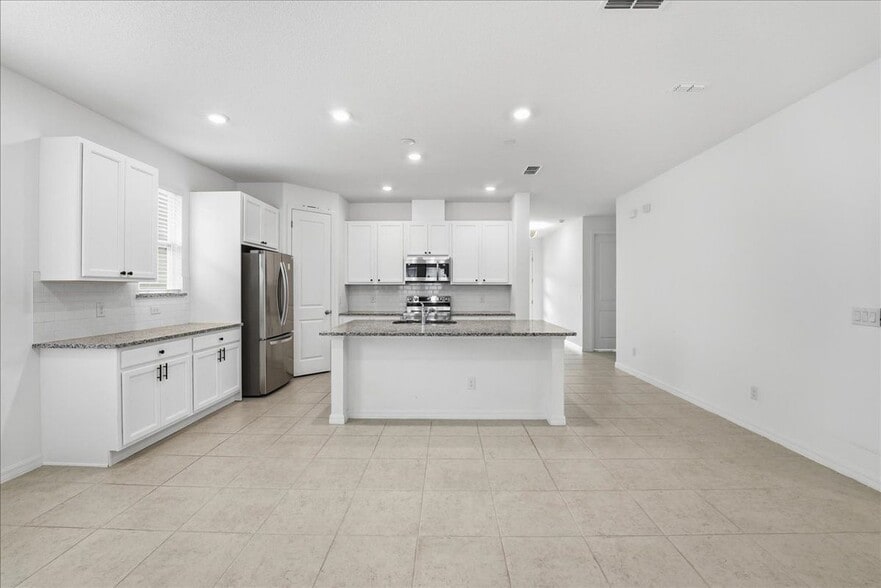 Building Photo - 6550 Barnstorm Wy