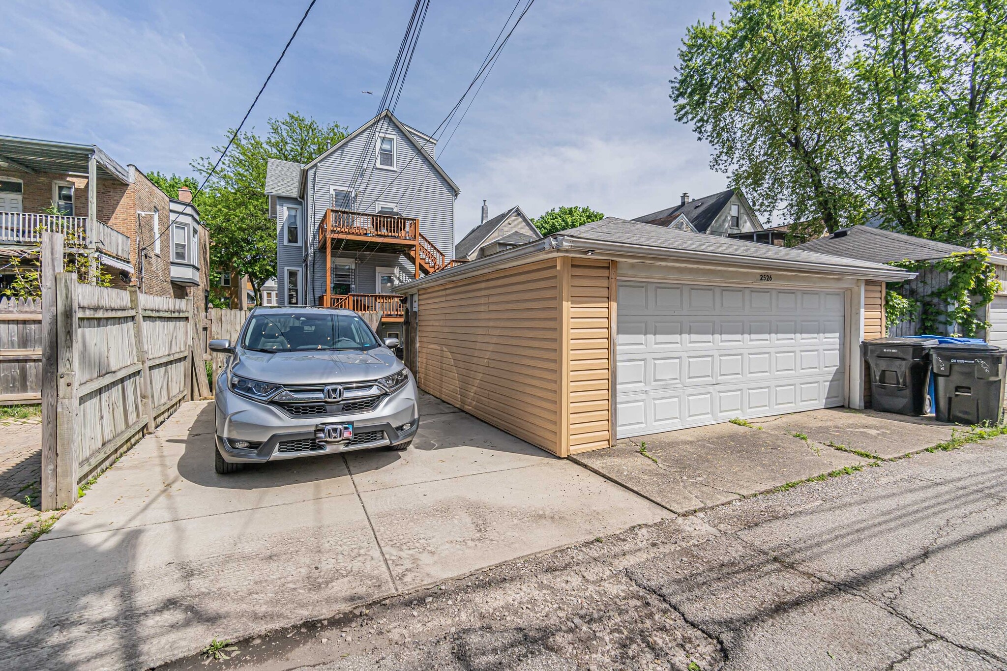 Parking pad - 2526 N Rockwell St