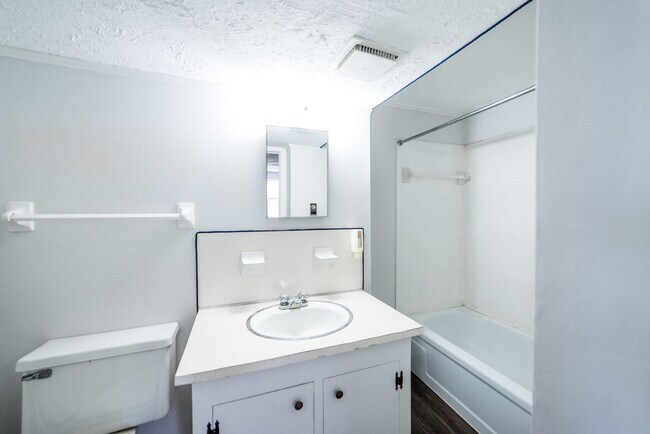 Building Photo - 4 Bedroom || 3 Bathroom Home with Finished Basement