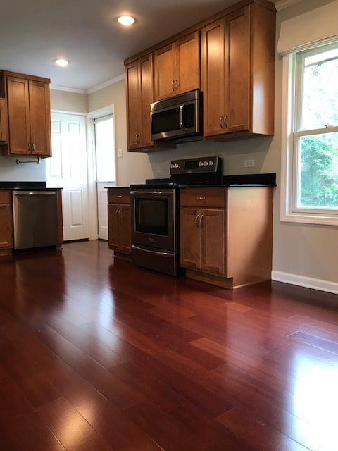 Building Photo - 302 Newcastle Dr