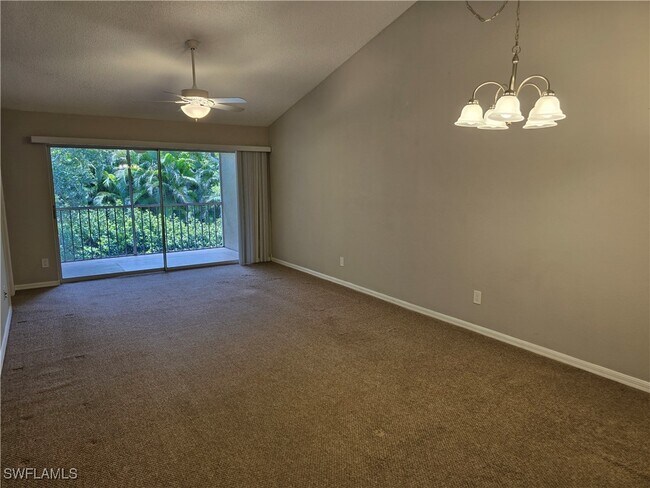 Building Photo - 605 Squire Cir