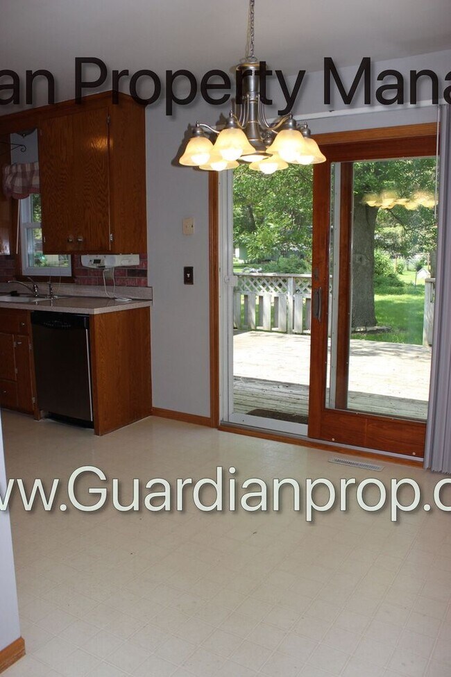 Building Photo - Rosemount Single Family Home, 1 Car Garage...