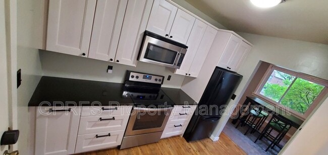 Building Photo - Gorgeous Mt Lebanon Craftsman Home