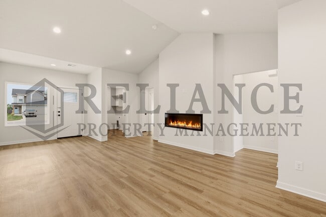 Building Photo - 157 N Gowen St