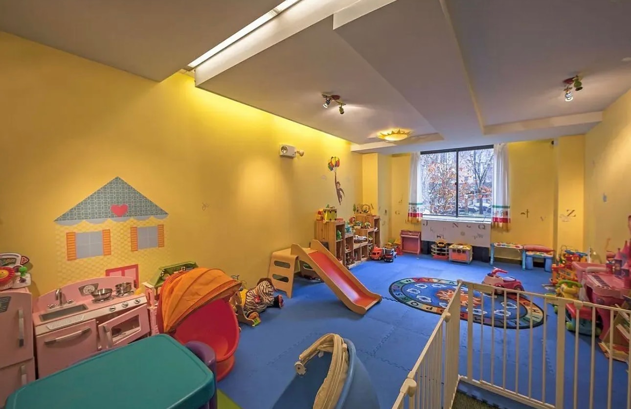 Building Photo - 300 Rector Pl