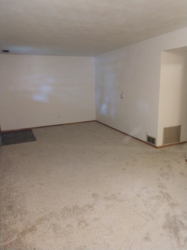 Interior Photo - 403 Ellen Ave.