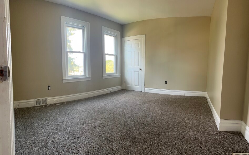 Building Photo - 48 Maytide St