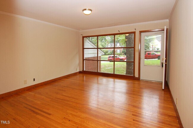 Building Photo - 3206
