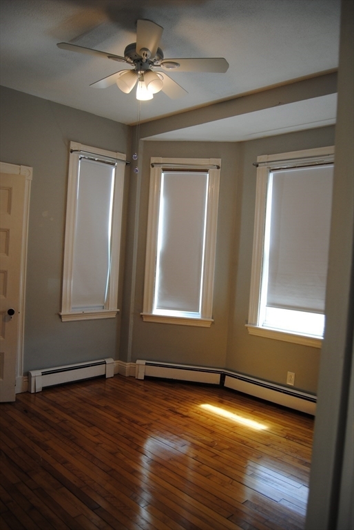 Building Photo - 137 Belmont St