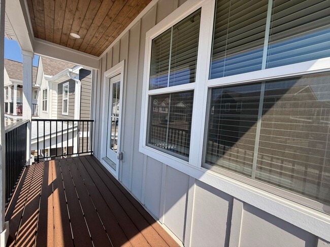 Building Photo - Spacious 3-Bedroom Townhome at Highbury | Modern Living Near Tennessee Tech