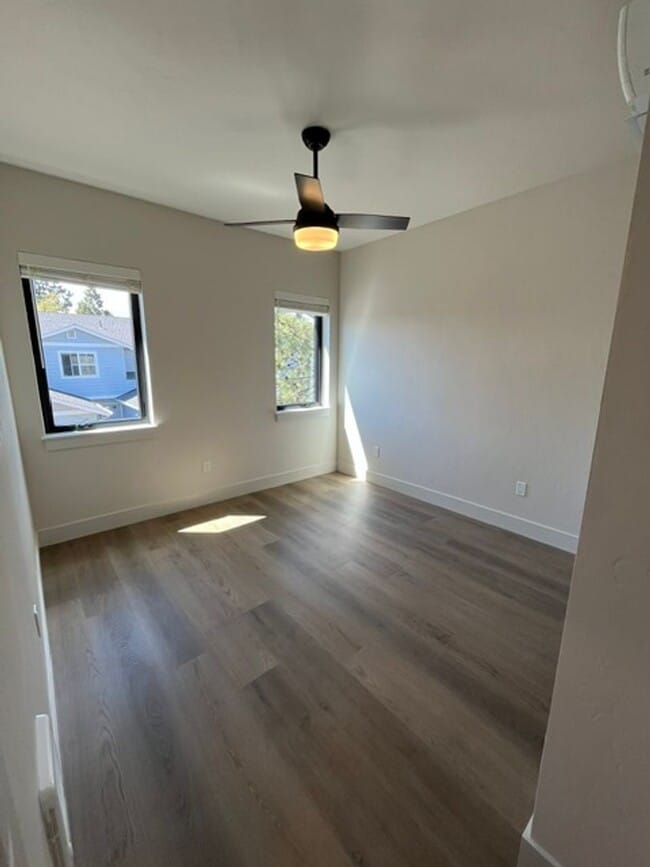 Building Photo - Gorgeous BRAND NEW Modern 2-bd/2-bath Condo in Redmond, OR!
