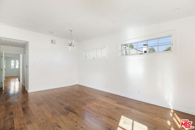 Building Photo - 3472 Rowena Ave