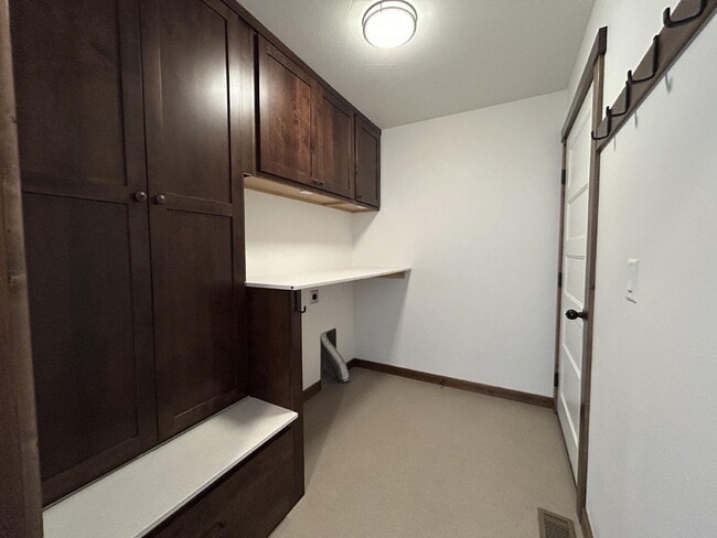 Building Photo - Luxury 4 Bed / 2 Bath Home on .84 Acres – UTILITIES INCLUDED - 3 Car Garage – RV Parking