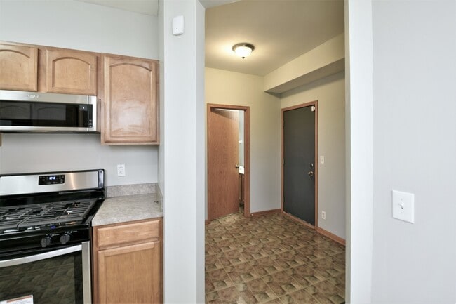 Building Photo - 1807 S Wentworth Cir