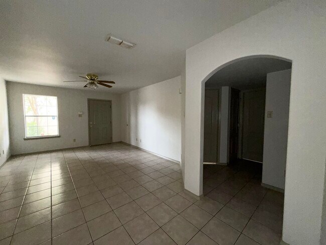Building Photo - 507 Shiloh Dr