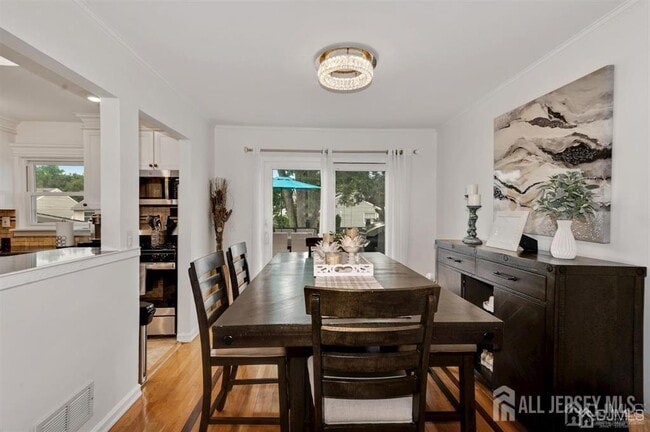 Building Photo - 617 Princeton Rd