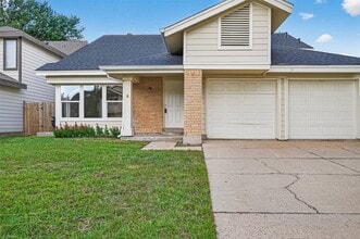 Building Photo - 1811 Foxlake Dr