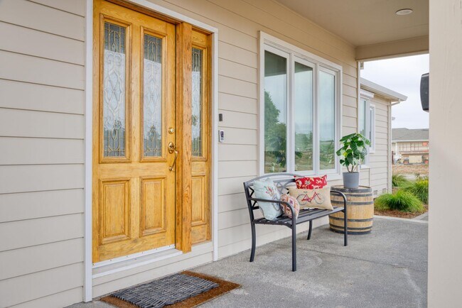 Building Photo - Wine Country Living! Spacious 4 bedroom 2....