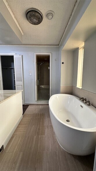 Building Photo - 3018 Apple Valley Dr