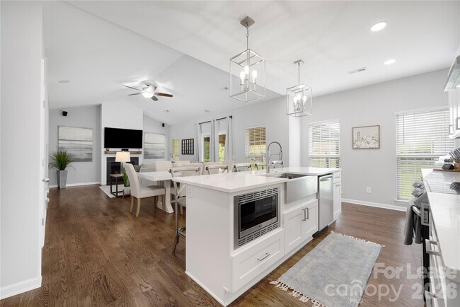 Building Photo - 150 State Park Rd