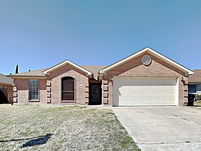 Building Photo - 8025 Jolie Dr