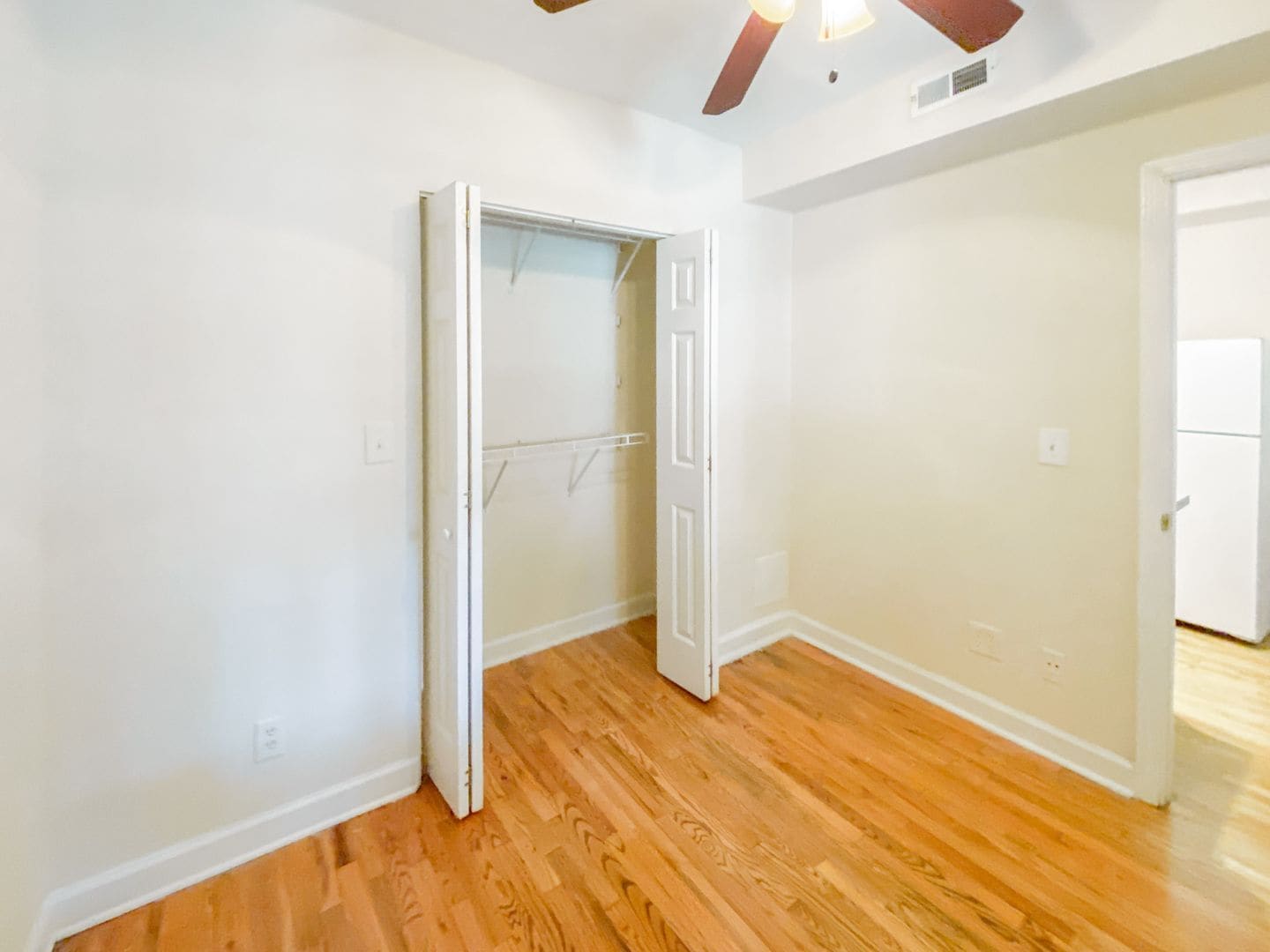 Building Photo - 1214 W Wrightwood Ave