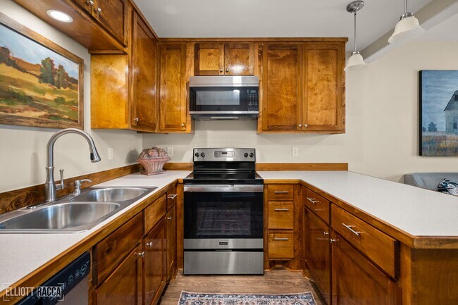 Building Photo - 3801 Halsey St