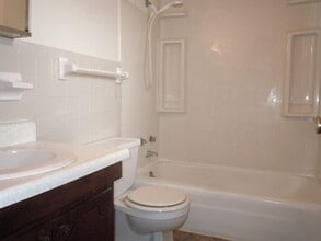 Building Photo - 831 Strong