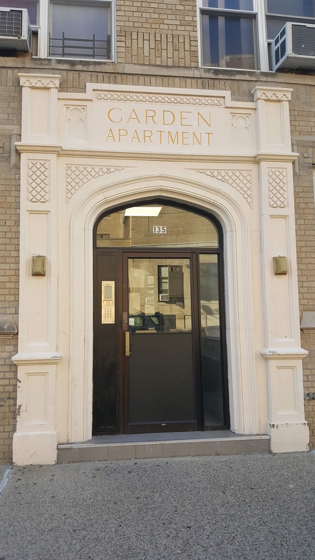 Building Photo - 135 Van Wagenen Ave