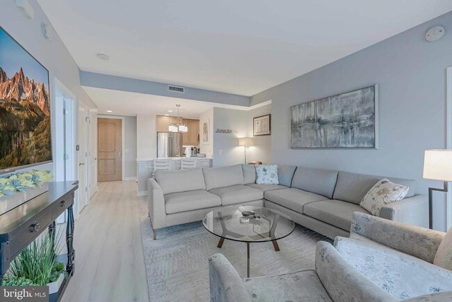 Primary Photo - 11990 Market St