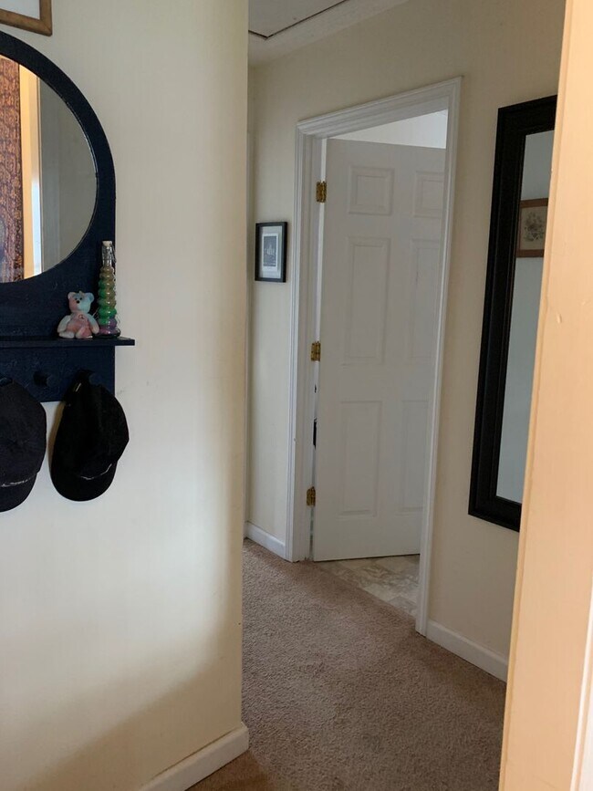 Building Photo - Normaltown Area Home! Available August 2026