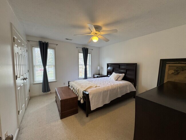 Building Photo - 307 Ludlow Dr