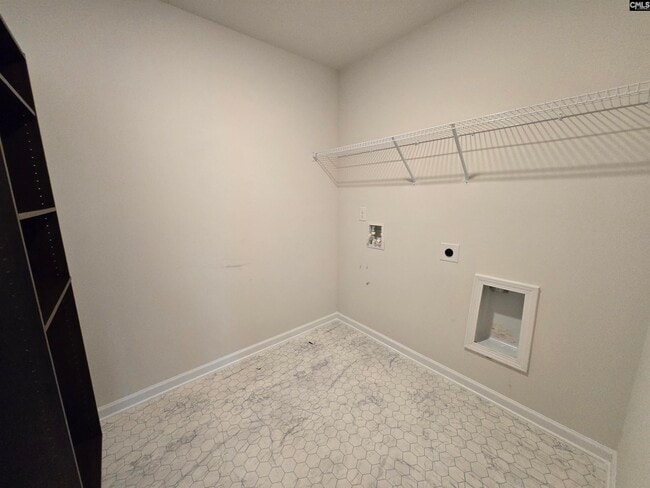 Building Photo - 482 Delahays Rd