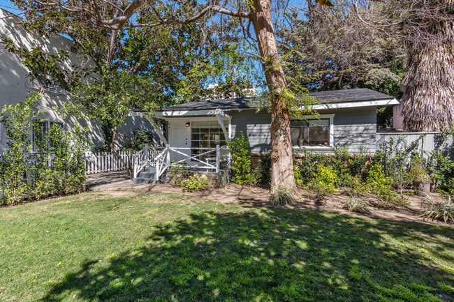 Building Photo - 4417 Avocado St