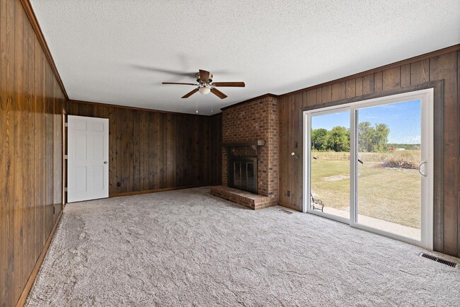 Building Photo - 315 Holland Hill Dr