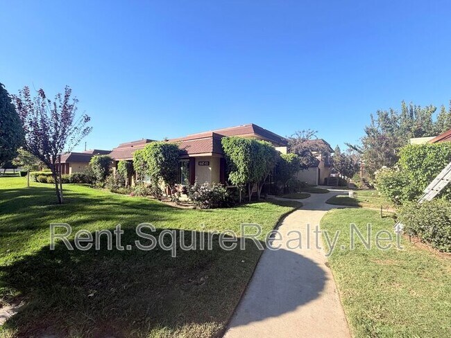 Building Photo - 1149 N Barston Ave