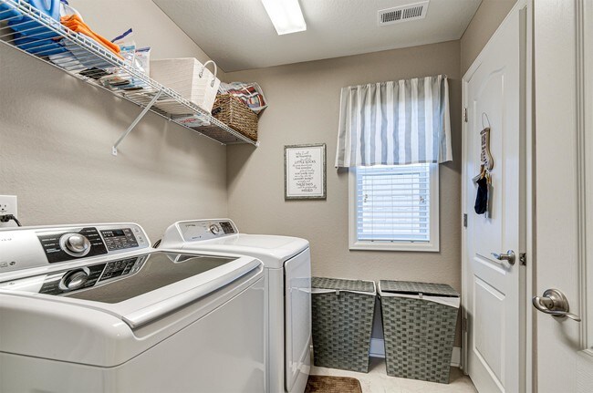 Building Photo - 9602 Kentwick Cir