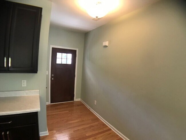 Building Photo - Contemporary Duplex in Prime Downtown Cary...