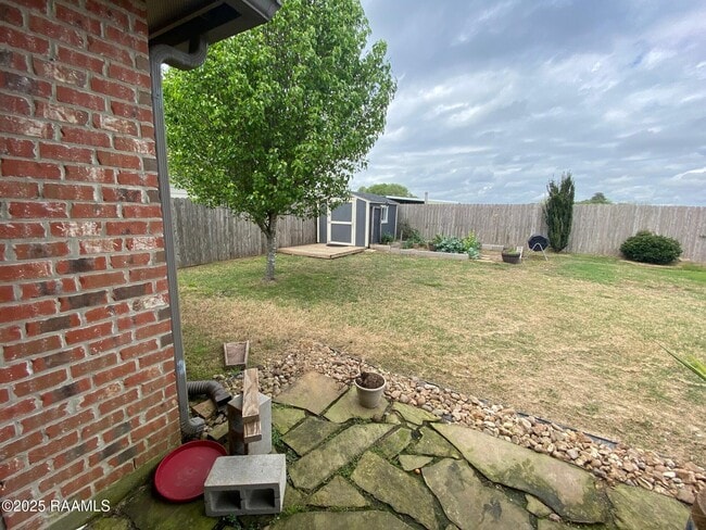 Building Photo - 127 Range Dr