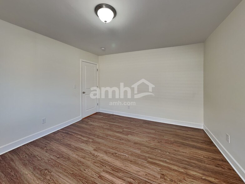 Building Photo - 4406 Erabele Dr