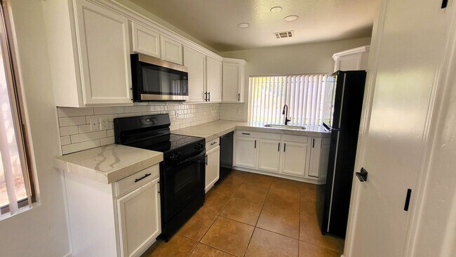 Building Photo - Beautifully Upgraded 3 Bedroom, 2 Bath Hom...