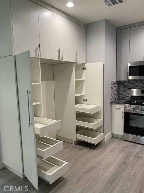 Building Photo - 6954 Jellico Ave