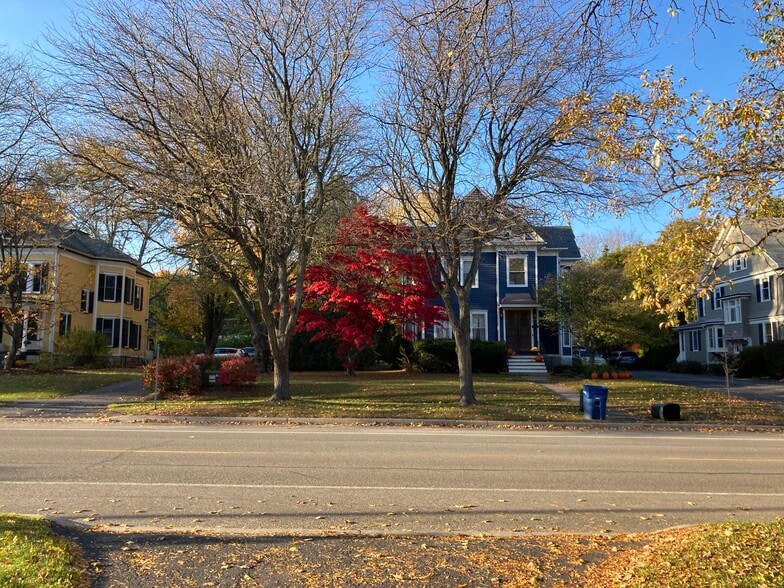 Building Photo - 223 Gibson St