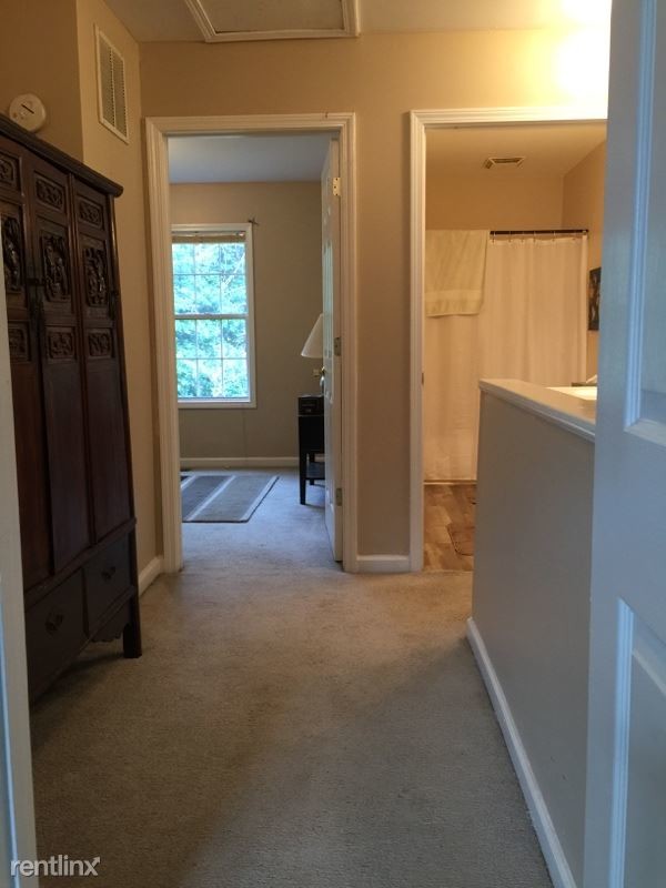Building Photo - 2 br, 1.5 bath Condo - 162 Oxbo Rd