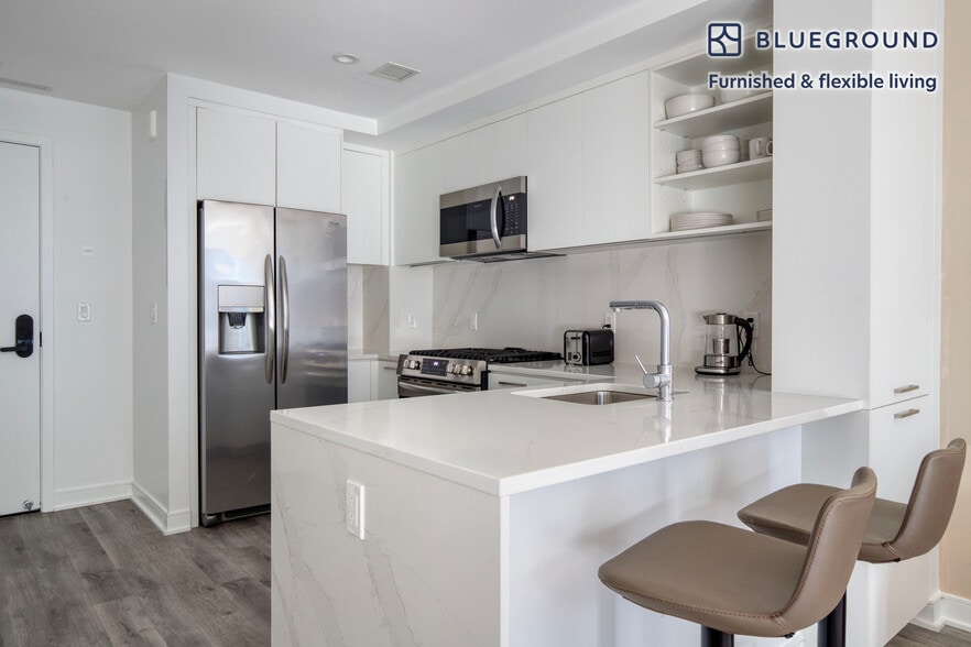 Building Photo - 949 1st St SE