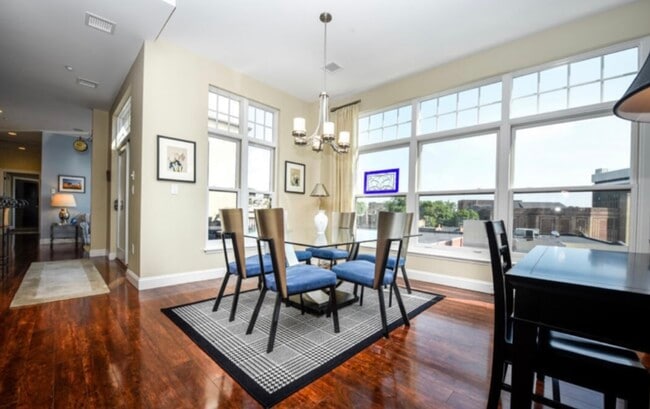 Building Photo - 17 Chapel St