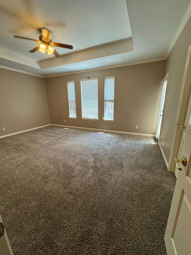 Building Photo - 524 Alcalde St