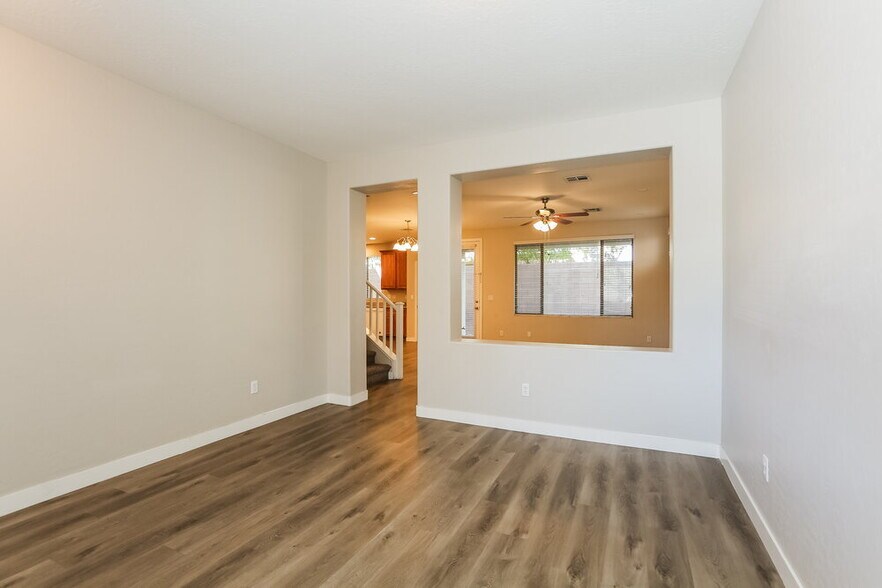 Building Photo - 10436 Scotch Elm Ave