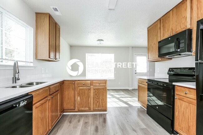 Building Photo - 3 Bedroom Pet-Friendly Home in Greensboro, NC with Main Street Renewal