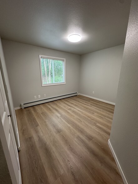 Master Bedroom - 1350 Balfour dr